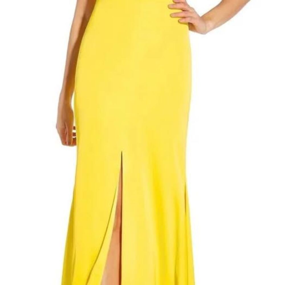 Aidan Mattox V-Neck Mermaid Gown in Lemon